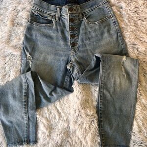 Lucky Brand jeans size 6/28 
Ankle distress high waist front bottoms